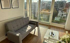 Luxury 1 Bedroom Apartment - City Centre - Balcony - Near O2 Academy